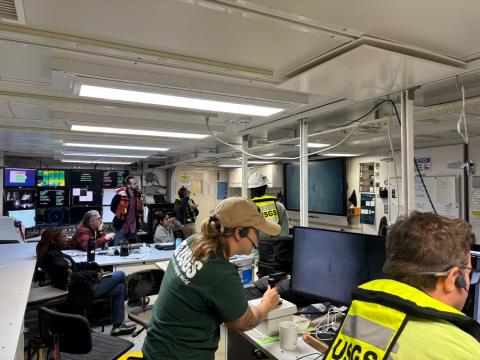 AR103 dry lab watching SEABOSS 3.0 dives