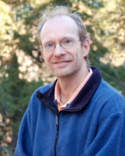 A headshot of Richard Lammers, a research assistant professor in the Earth Systems Research Center.