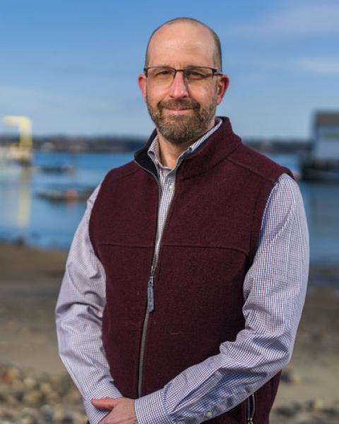 Color photo of employee.