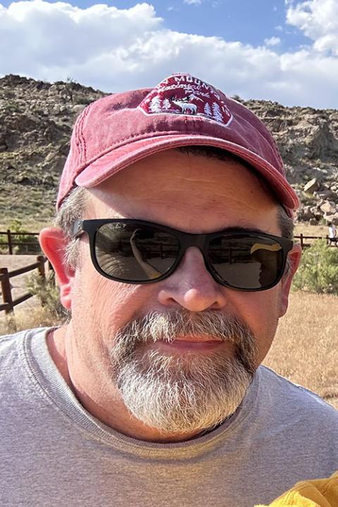 Headshot of Tim Algeo of the EOS Earth Systems Research Center. 